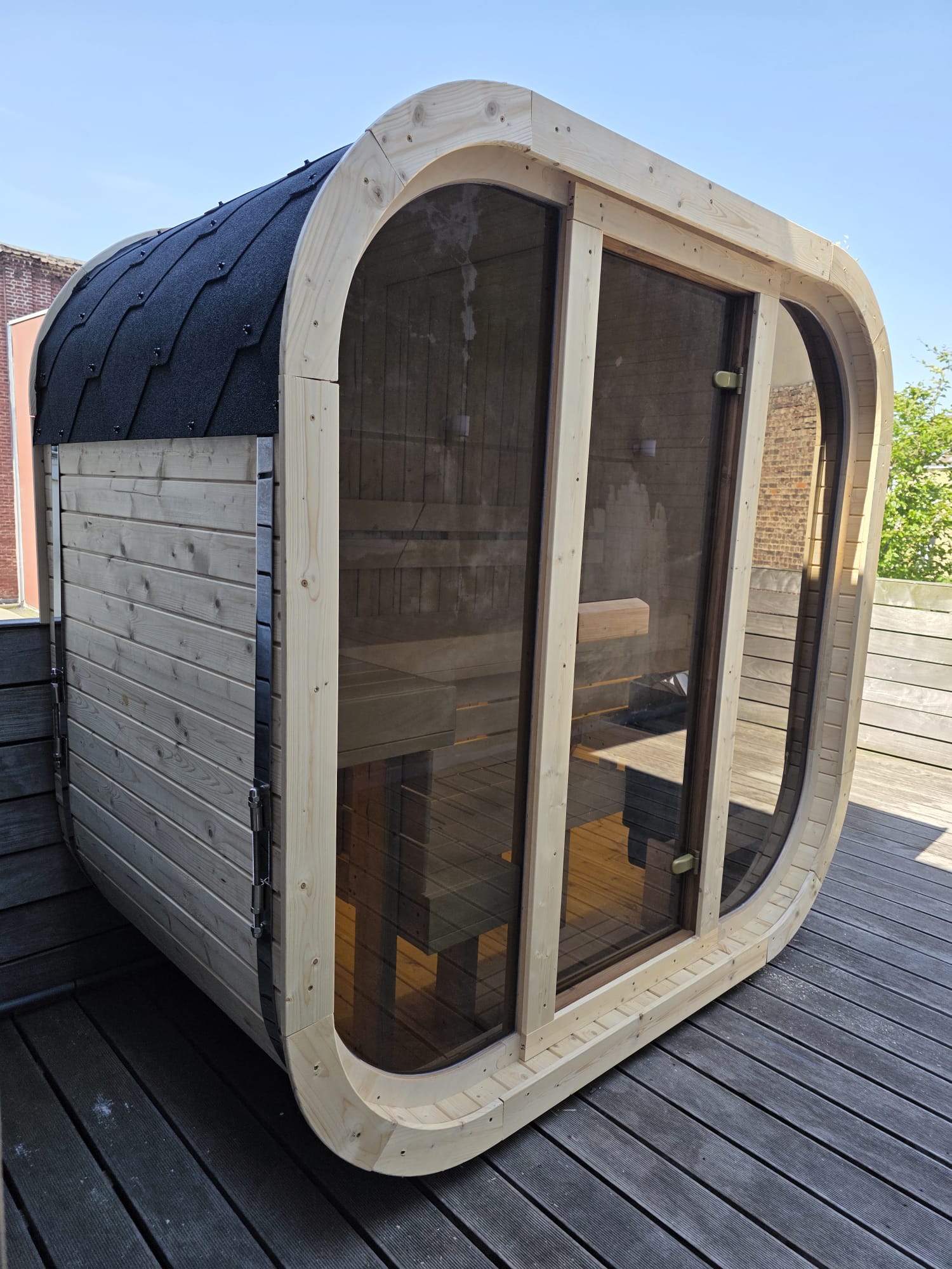 sauna exterieur de profil